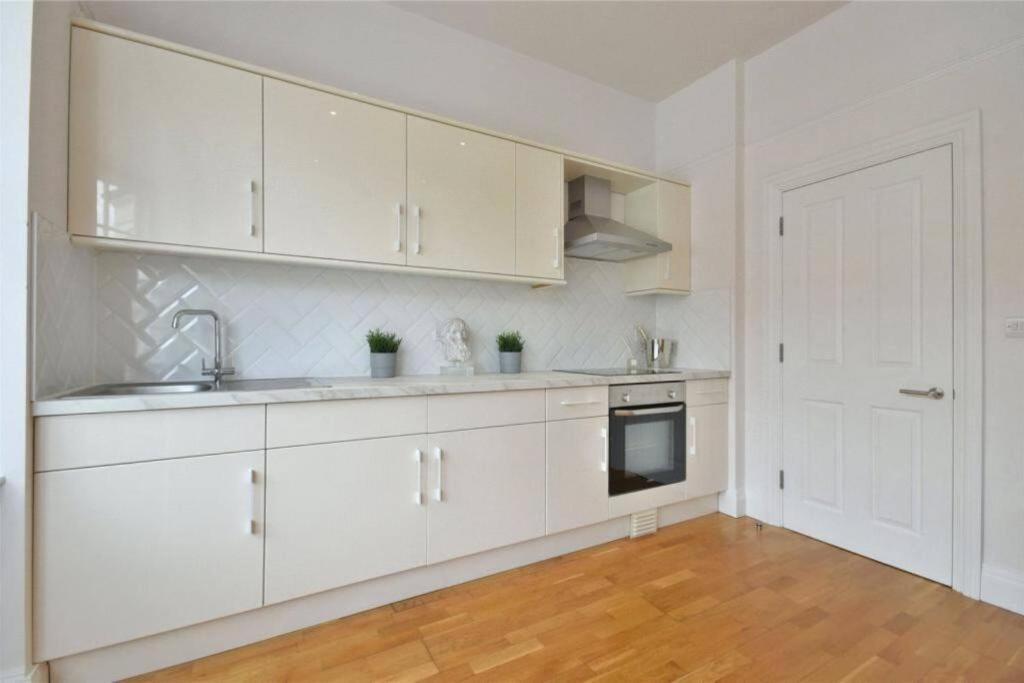 Luxury 3 Bed Apartment - Huge Outdoor Terrace & Amazing Transport Links London Exterior foto